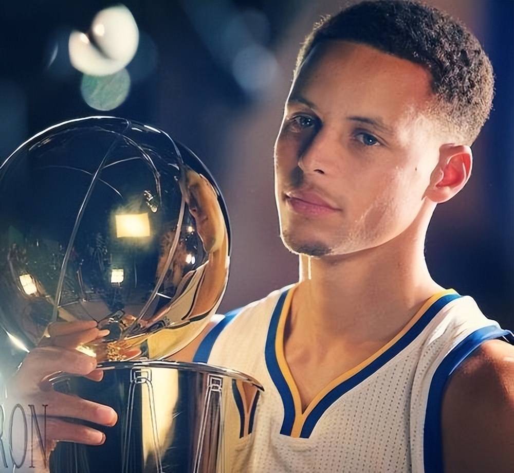 层在休赛期 层在休赛期